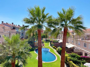 Cheerful center Sitges 5-bedroom/ pool townhouse, Sitges
